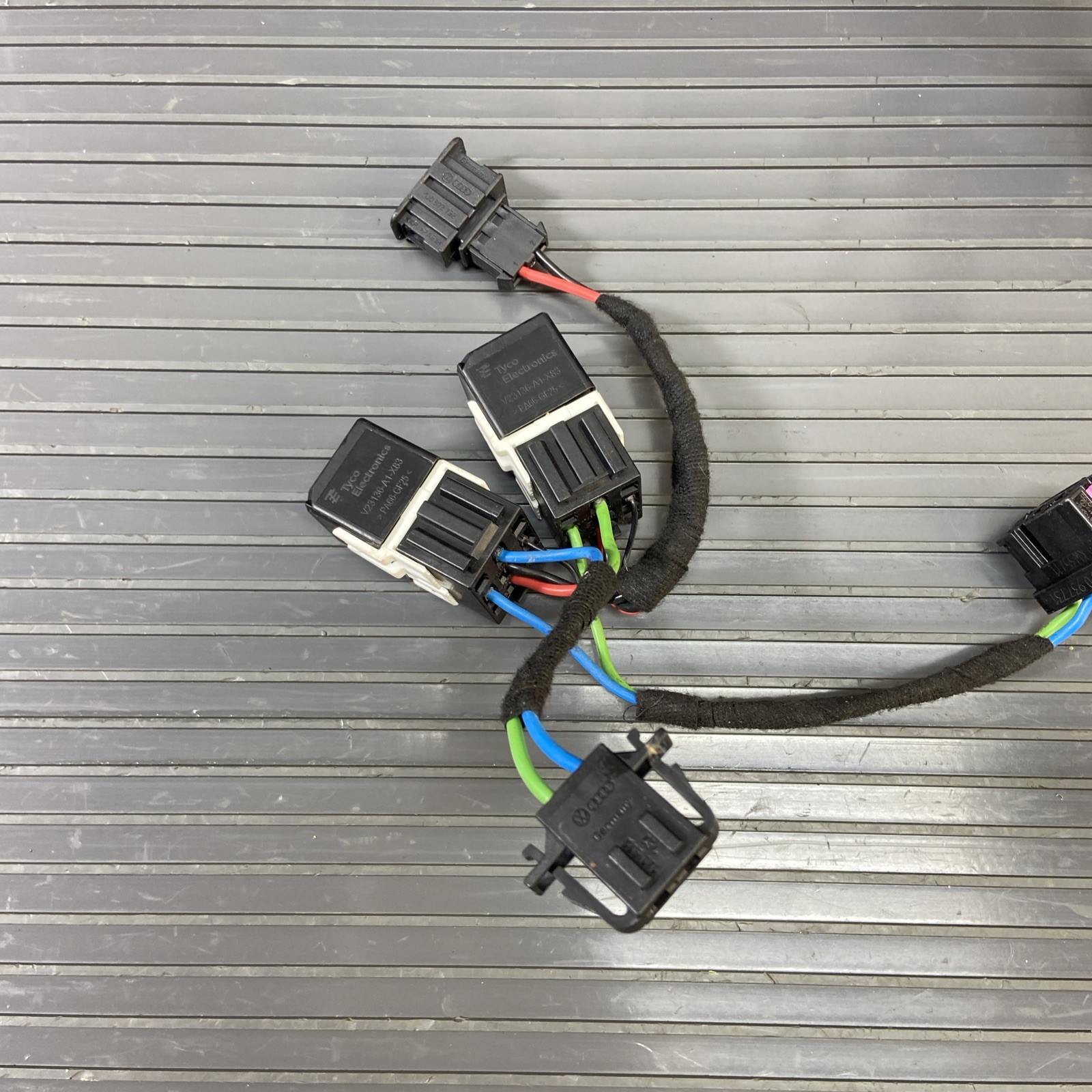 2011-2015 Audi R8 42 Spyder Rear Window Regulator Motor OEM Genuine Part