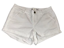 So Shortie Stretch Cuffed Shorts. Size 11. White