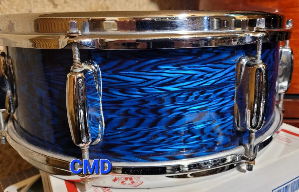 RARE VINTAGE SLINGERLAND 1960s BLUE AGATE ARTIST PLY 8 LUG SNARE DRUM ZOOMATIC - Image 4 of 4