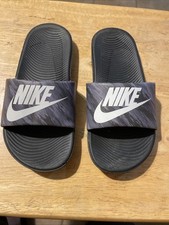 Nike Kawa SE slides size 2 Youth