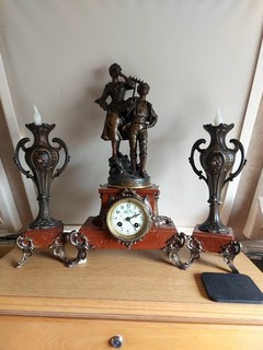 antike französische Uhr und Garnitur