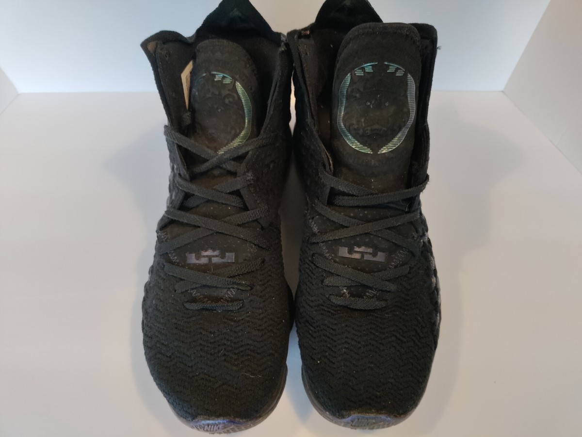 Nike LeBron 17 Currency Men