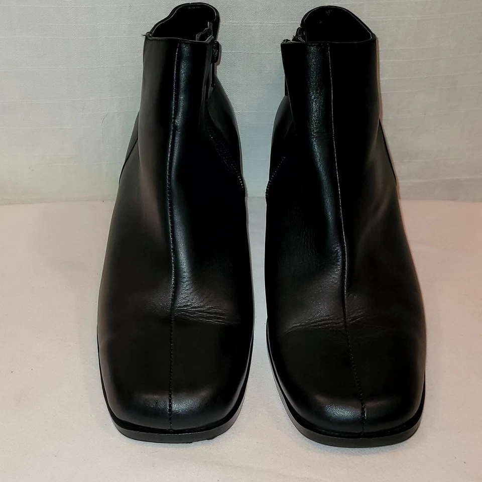 Botines Thom McAn para mujer 8,5 W "Penny" de cuero negro punta cuadrada tacón bloque Foto 4 de 4