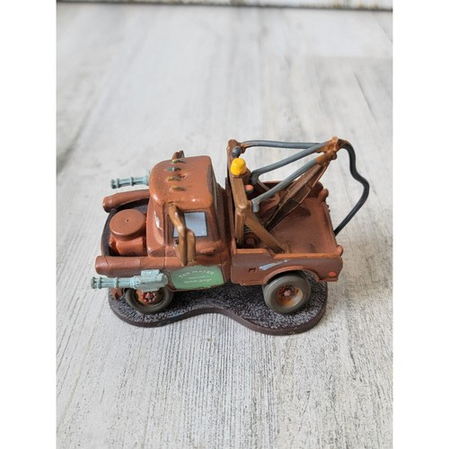 Cars 2 Mater spy guns tow truck toy figure - Picture 2 of 5