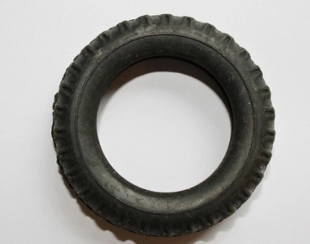 ASIATAM Reifen Wehrmachts- LKW 3 Tonner 1:16