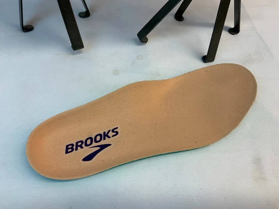 Brooks Ravenna 10 Sz 7 Women Light Blue Running Shoes Worn 3 Times YGI L1S-76 - Image 4 of 4