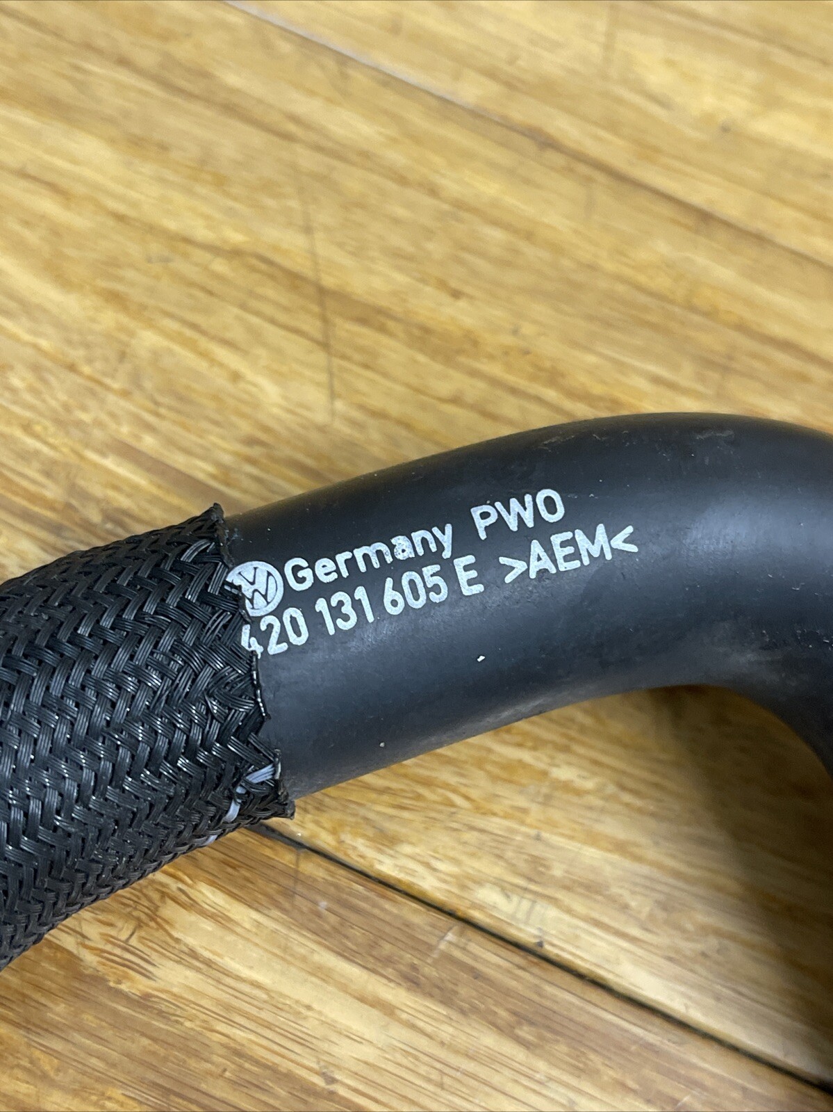 2014-2015 Audi R8 42 4.2L Right Secondary Air Pump Hose Line 420131605E OEM