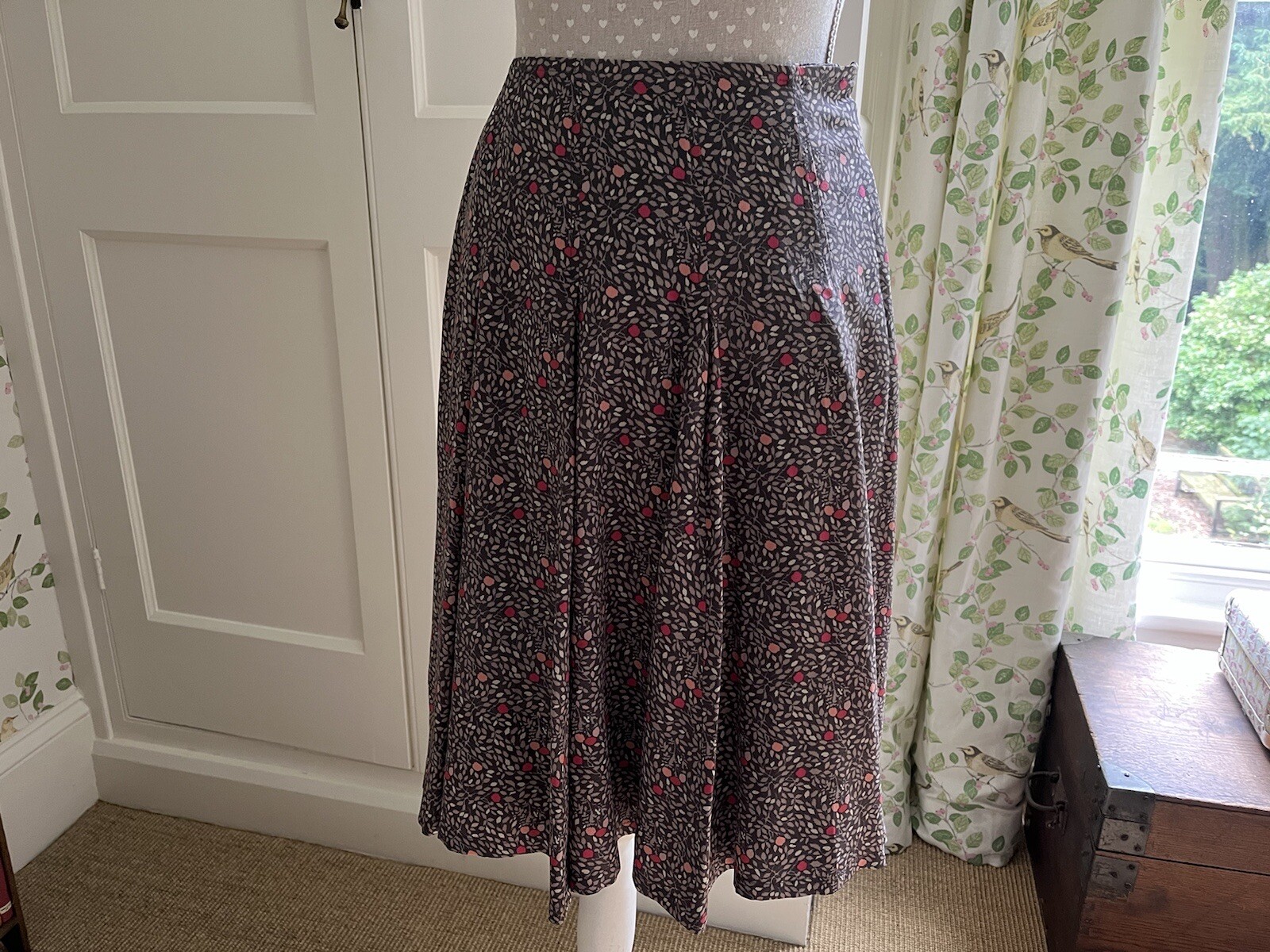 BRORA Liberty Print Silk Flat Pleat Skirt Grey & Pink UK 8. BNWT eBay