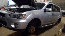 Used Front Center Console fits: 2013 Mitsubishi Outlander Front Grade A
