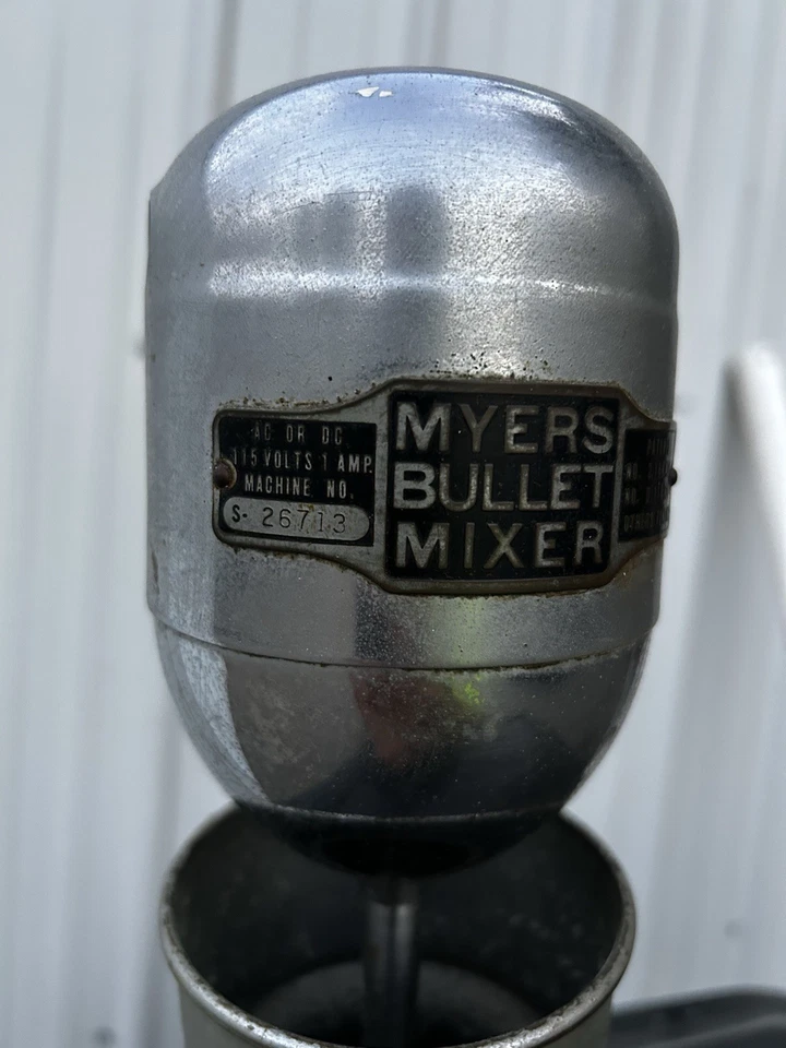 Mezclador Myers Bullet vintage base esmaltada con cabezal cromado Foto 2 de 4