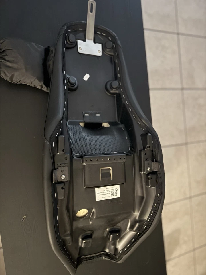 Indian Motorcycle OEM Seat New Black Leather - Image 2 of 4