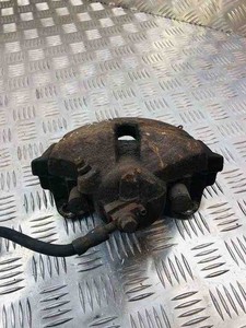 VW TOURAN 1T1, 1T2 Bremssattel vorne links 1.90 Diesel 77kw 2005 31810539