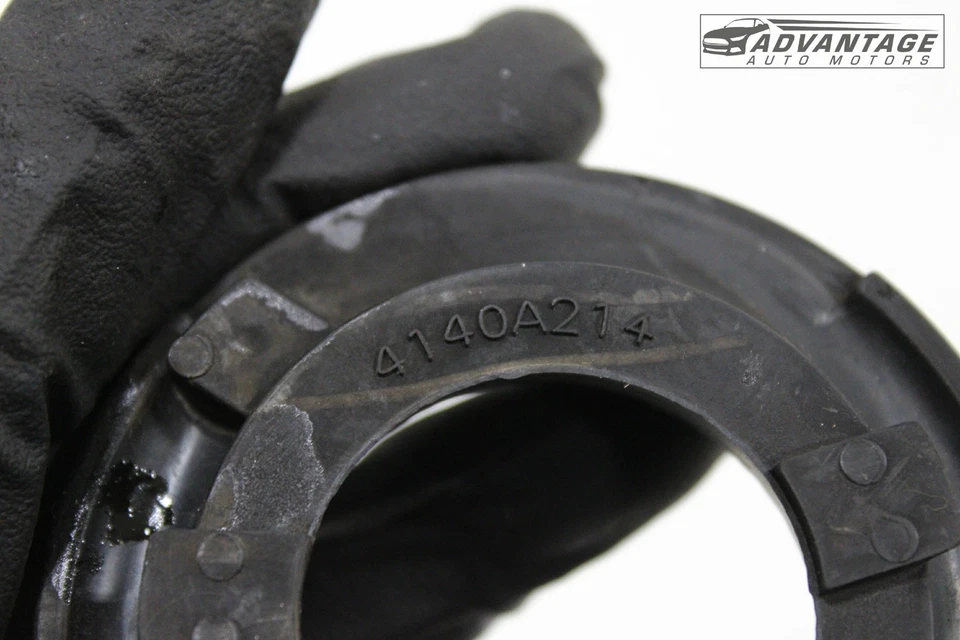 2014-2024 MITSUBISHI MIRAGE TRASERO IZQUIERDO O DERECHO SUPERIOR MUELLE HELICOIDAL AISLADOR OEM Foto 4 de 4