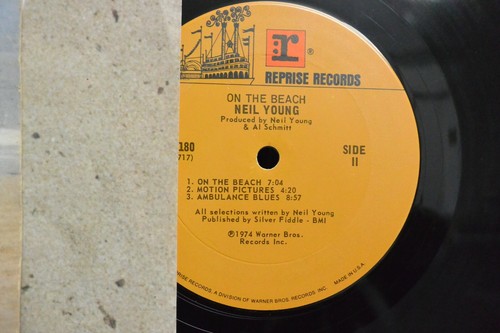 Neil Young On The Beach Reprise St 1974 Rare VG++ - Bild 2 von 3