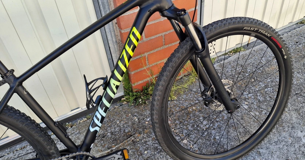Bicicleta de montaña SPECIALIZED Chisel de 29 pulgadas como nueva