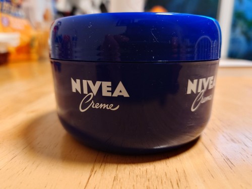 NIVEA Crema CREAM SKIN MOISTURIZER 500ml Jar Rare Size - Picture 2 of 4