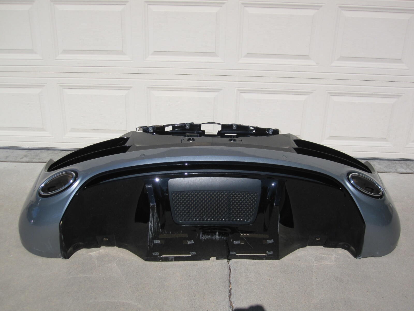 10-12 Audi R8 V10 Complete Rear Bumper Cover Skin Grilles trims Facia Sensors