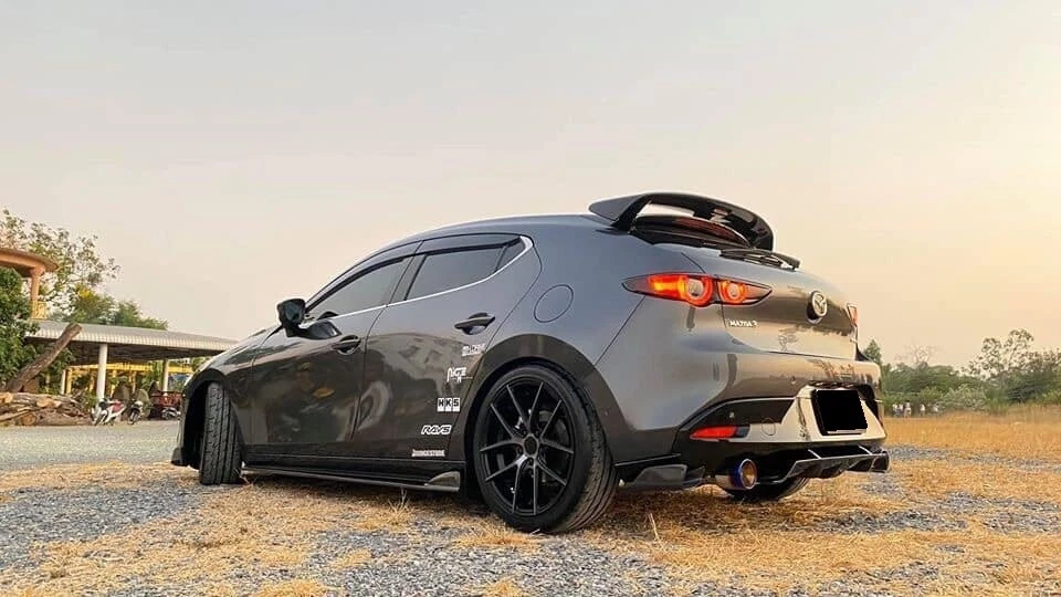 for mazda 3 BP 2019 2020 hatchback body kit Front lip + rear diffuser  painted