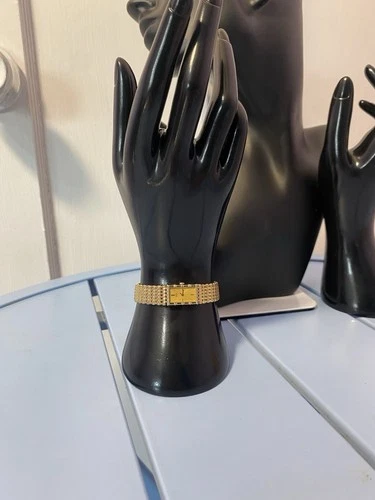 Seiko Quartz 2E20-6109 Gold Tone Rectangular Ladies Watch Stretch Bracelet