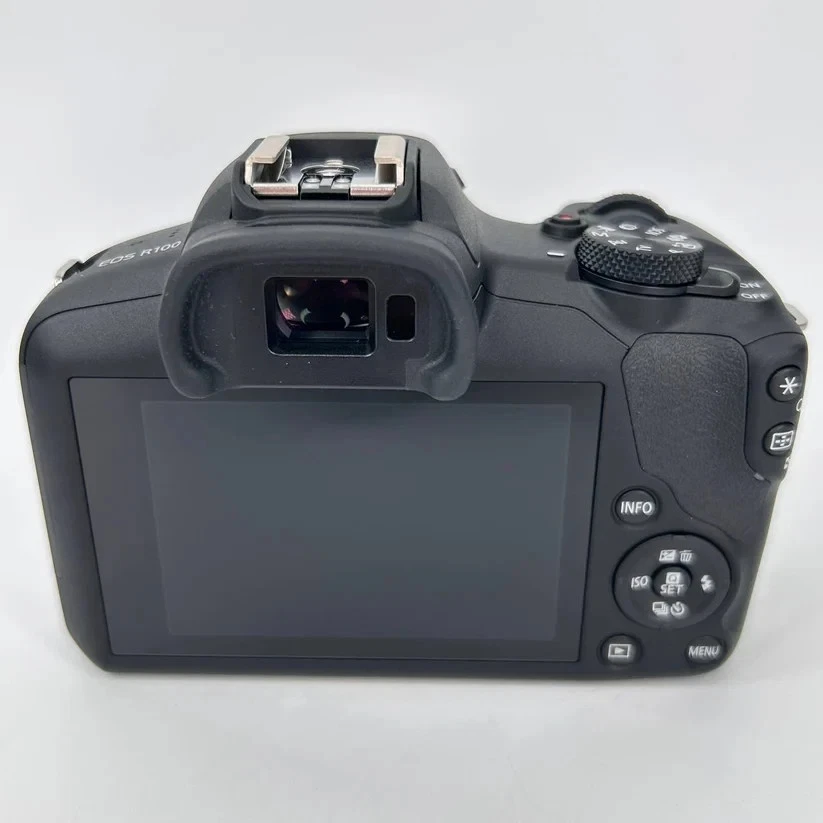 Canon EOS R100, foto 4 di 5