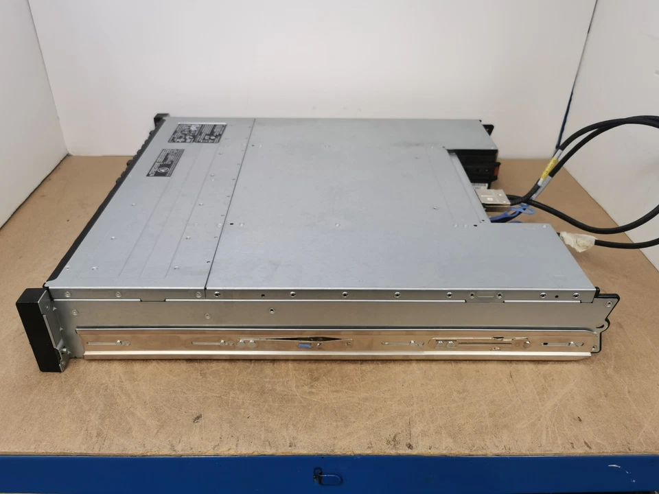 Dell SCv2020 Storage Centre Array 10GBs SAS 10G-iSCSi-2 Type B Controller x 2 - Image 3 of 4