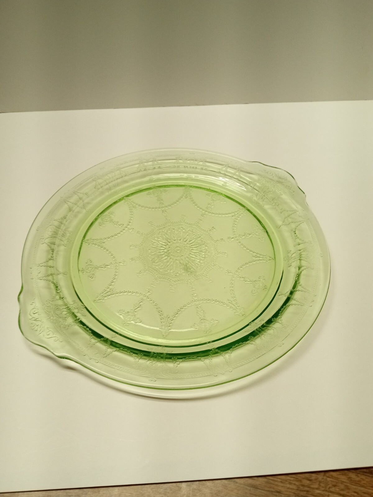 Anchor Hocking Green Depression Glass Cameo Ballerina Uranium 10.5