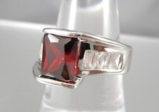 NWOT Silver Tone Red Center Clear Crystals Size 6.5 Cocktail Ring 9460