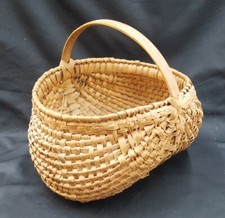 Primitive 11" x 10" Egg or Buttocks Basket