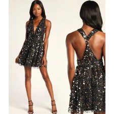 Lulus shine on you sequined Mimi dress women’s size small. Plunge v neck NWT