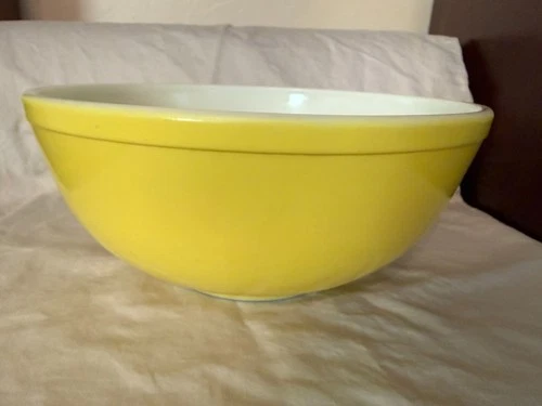 Pyrex Yellow Nesting Mixing Bowl Pre # (404 Size) T.M. Reg 1940's Vintage 10.5"