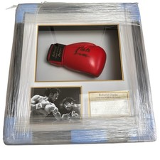 Roberto Durán Signed Boxing Glove Framed Display COA Liaisons UK Ltd