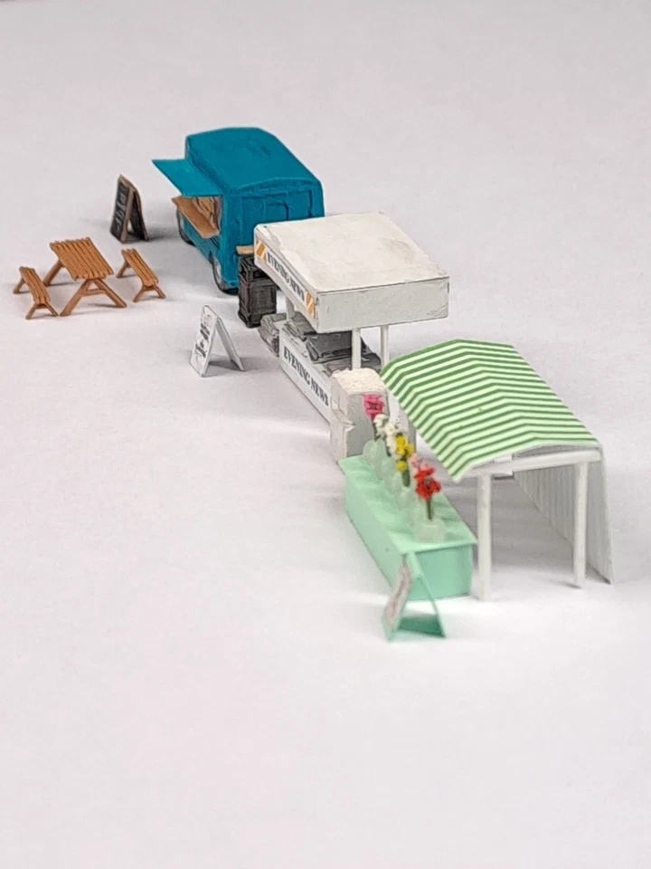 N gauge market station stalls news vendor, flower stall, catering van job lot - Image 4 of 4