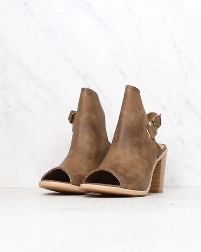 Brand New Very Volatile Bolten Wedge Platform Sandal Taupe Open Toe Size 8