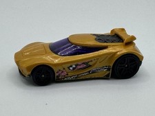Tan Stunt Team CFL03 Chicane Hot Wheels Toy Diecast Car SLB6