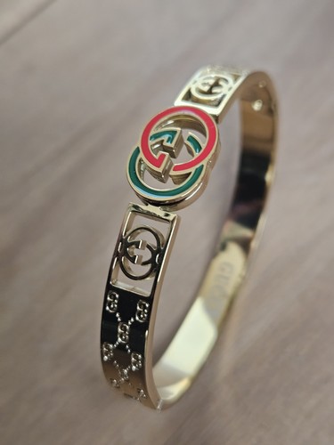 Ladies Gucci Bracelet - excellent condition -used
