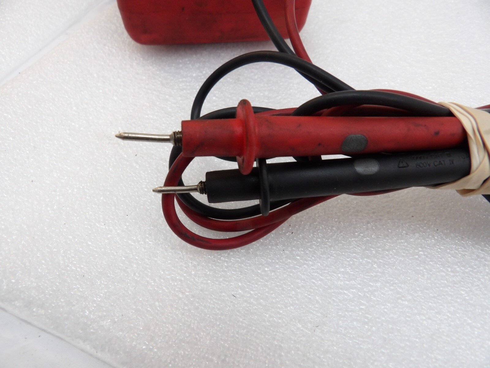 Snap-on EEDM504D Auto Ranging Digital Multimeter W/Red and Black Test Leads