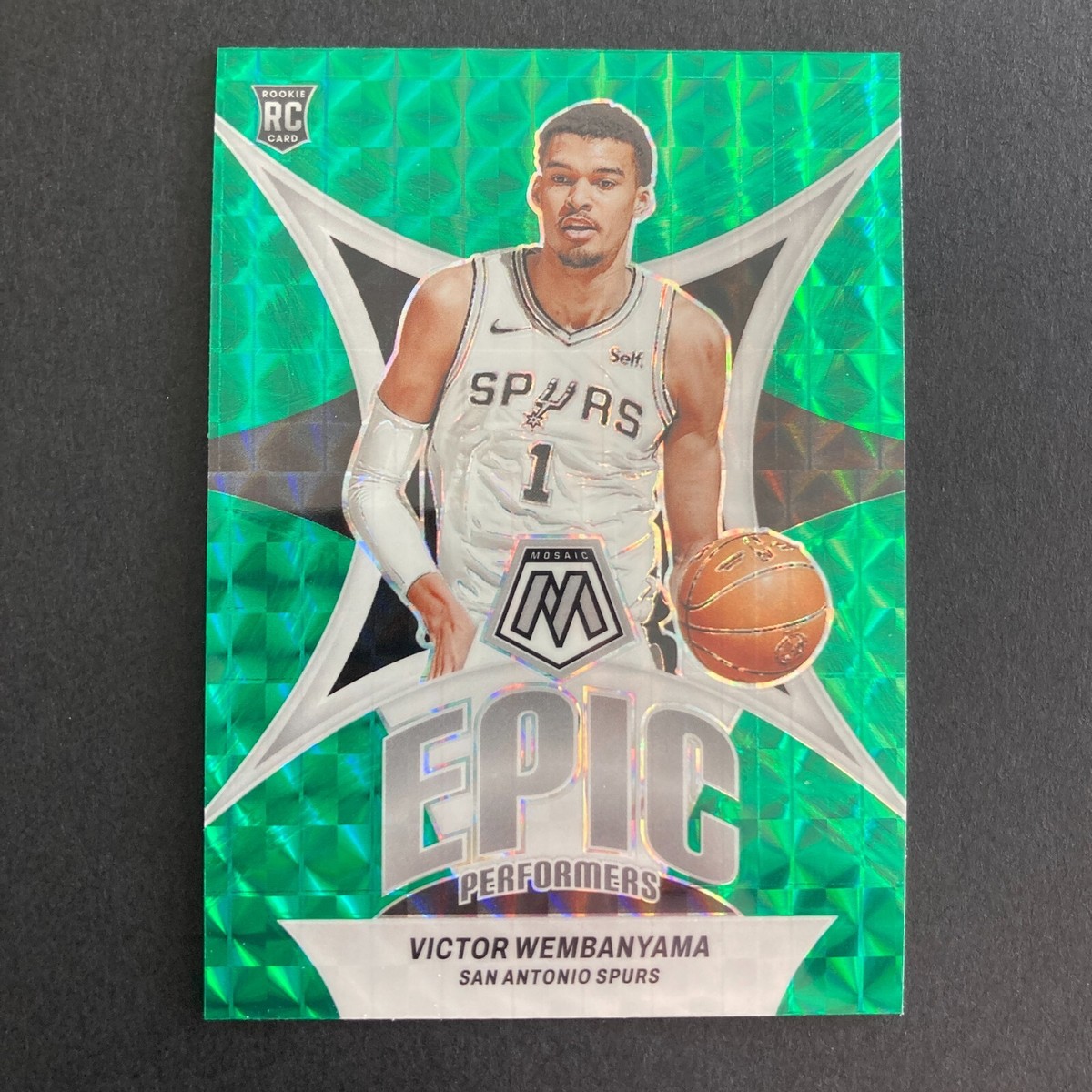 Victor Wembanyama 2023-24 Mosaic Epic Performers Green Prizm RC