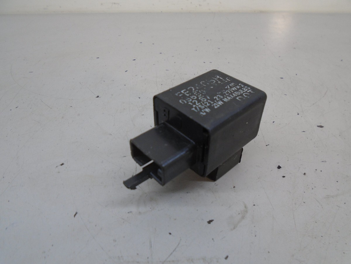 Turn Signal Flasher Relay FE246BH for Kawasaki Ninja ZX7R 1996 to