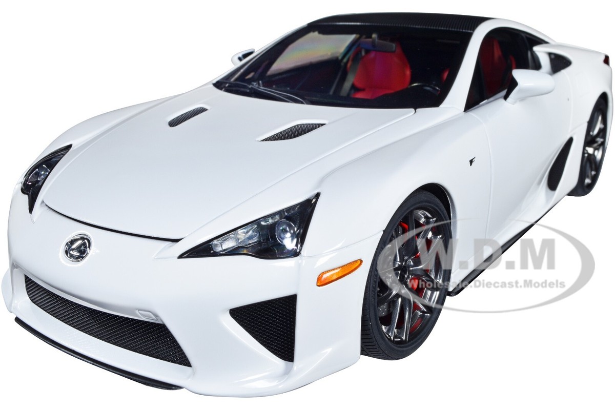 LEXUS LFA WHITEST WHITE W/CARBON TOP 1/18 MODEL CAR BY