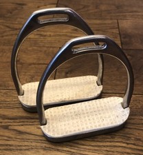 4 1/2" Edelstahl Fillis Steigb&uuml;gel mit wei&szlig;en Griffstufen