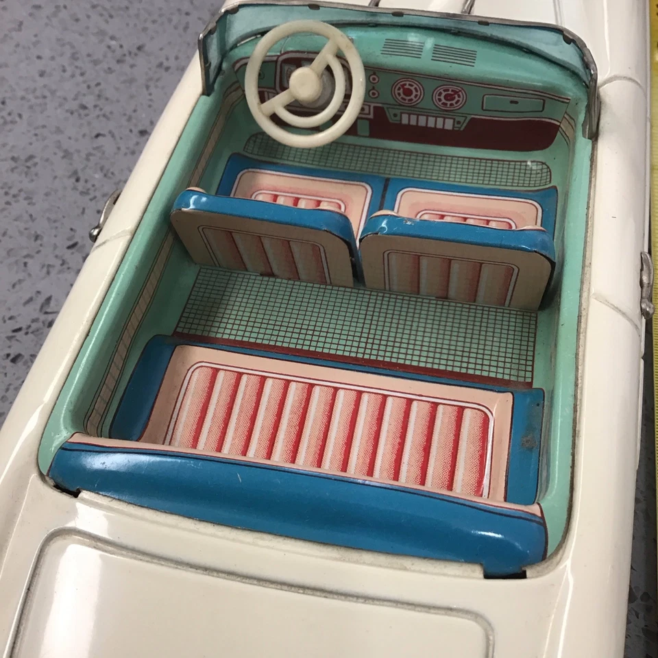 Coche deportivo Bandai Ferrari motor de fricción estaño hecho en Japón Foto 2 de 4