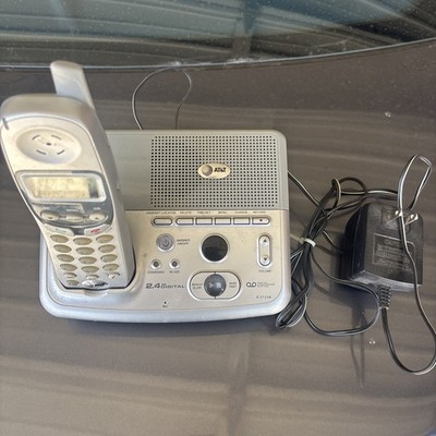 AT&T E2727B 2.4 GHz Two Handset Cordless Phone/Answering System, used