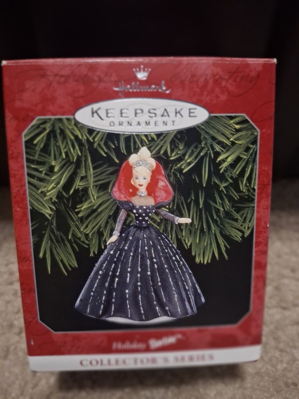 1998 Hallmark Keepsake " Holiday Barbie " Ornament