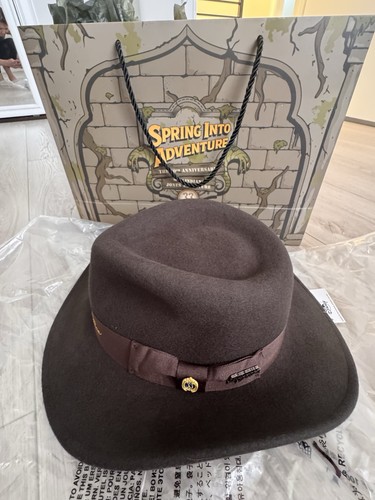 NEW Disneyland Club 33 Indiana Jones 30th Anniversary Hat + Bag Disney (Sz L)