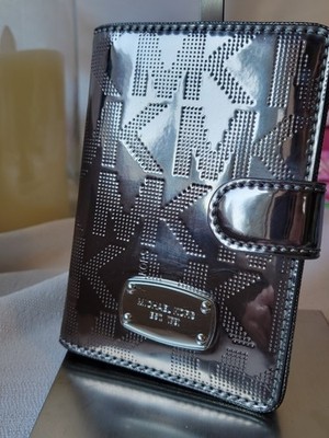 Michael Kors Jetset Silver Metallic MK Logo Wallet