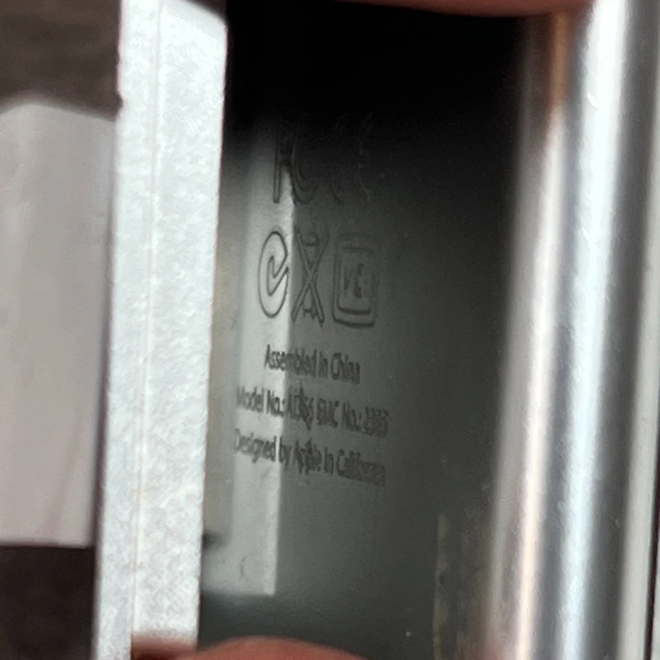 Apple iPod nano 6th Generation Silver 8GB A1366 Tested Working Slight Yellowing - Image 4 of 4