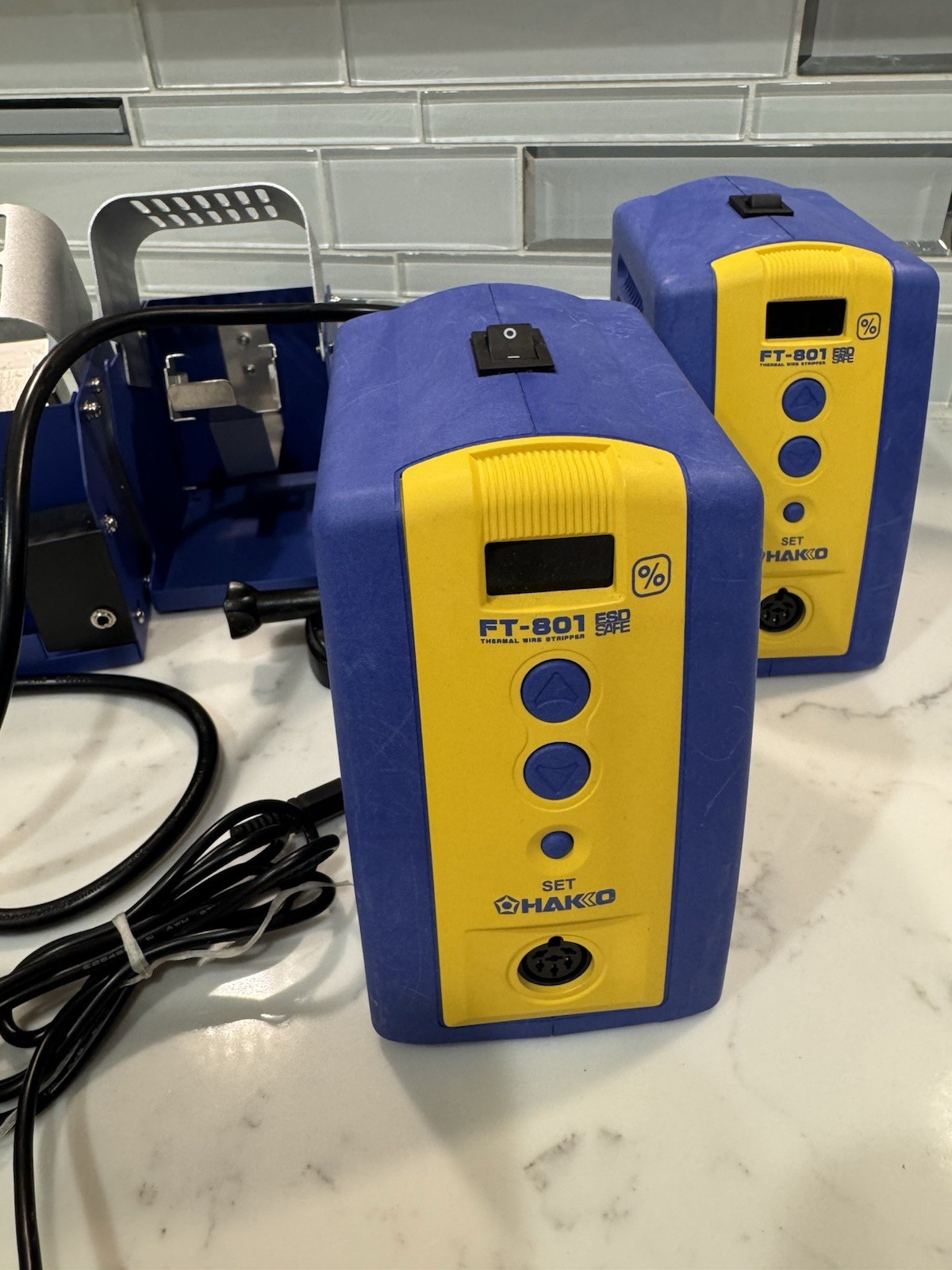 Lot 2 Hakko FT-801-02 Thermal Wire Stripper 60Hz Digital Power & C5012 Holder