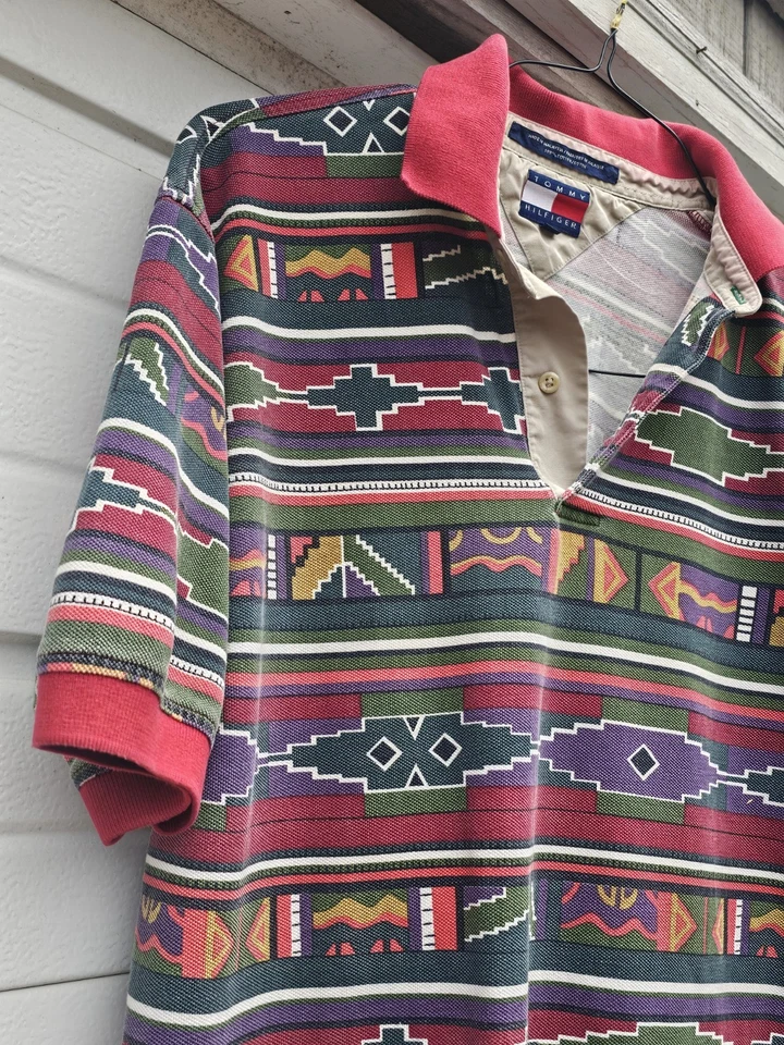 Polo de Colección Años 90 Tommy Hilfiger Manga Corta Para Hombres Talla L Cuello Azteca Camisa Cresta Foto 2 de 4