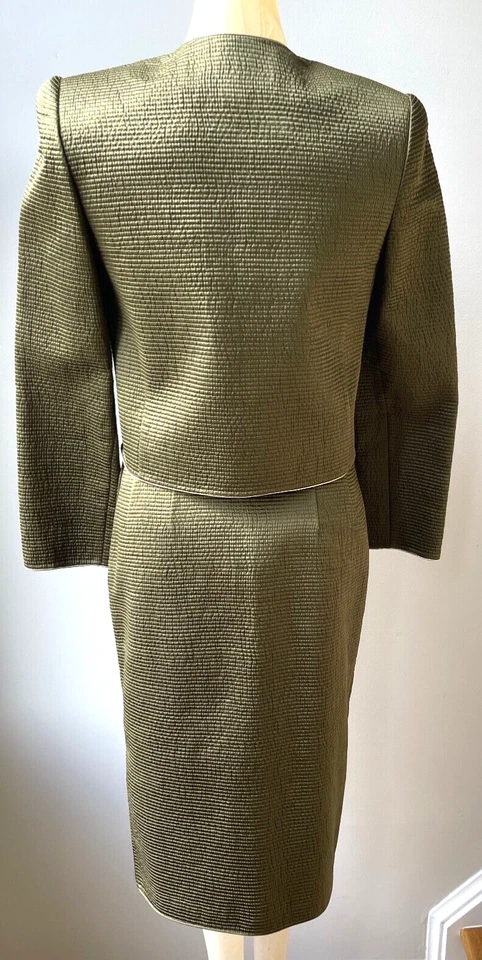 Traje de seda acanalado Mary McFadden Couture vintage de los años 70 en verde oliva talla 4 YY695 Foto 2 de 4