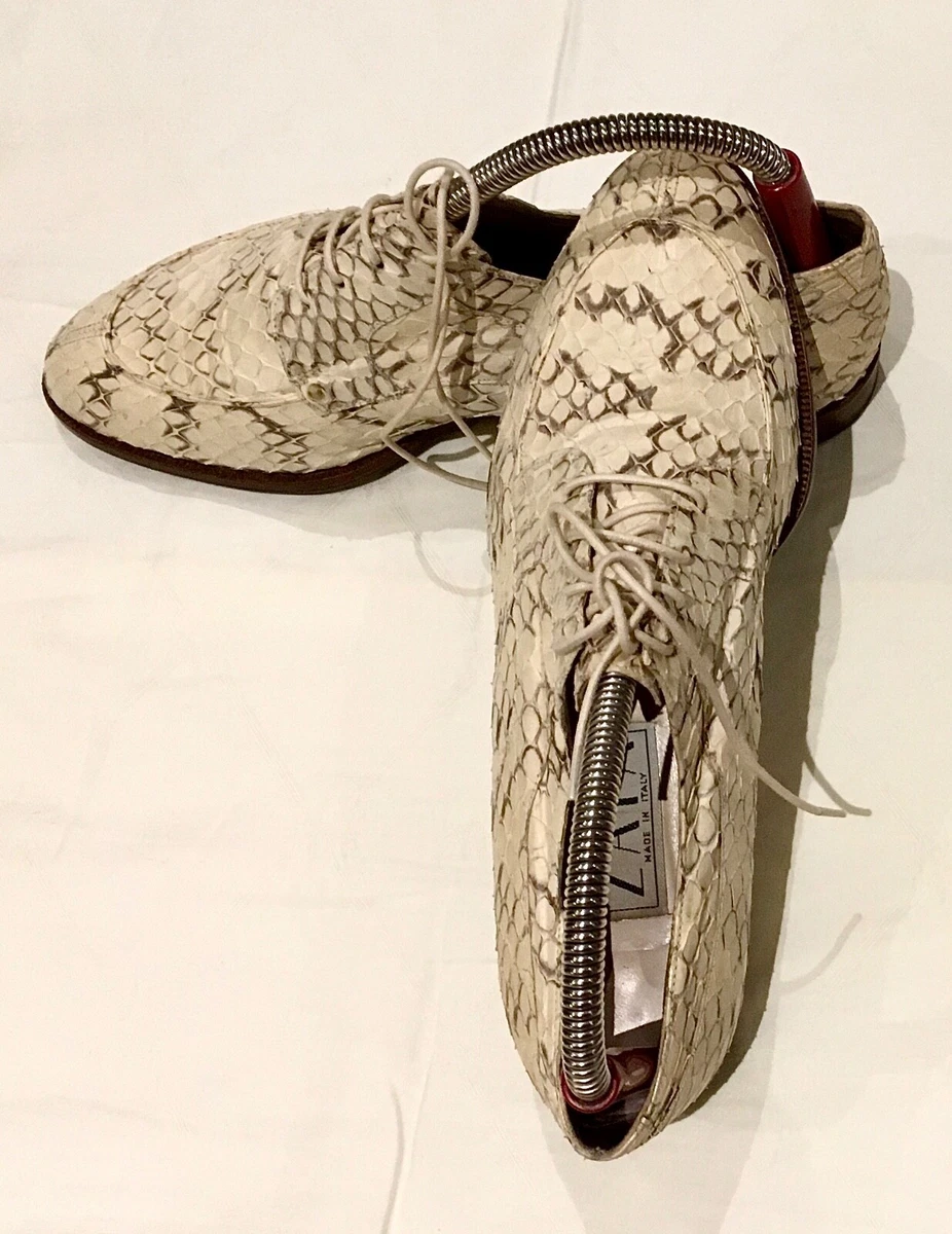 Cream sales snakeskin shoes